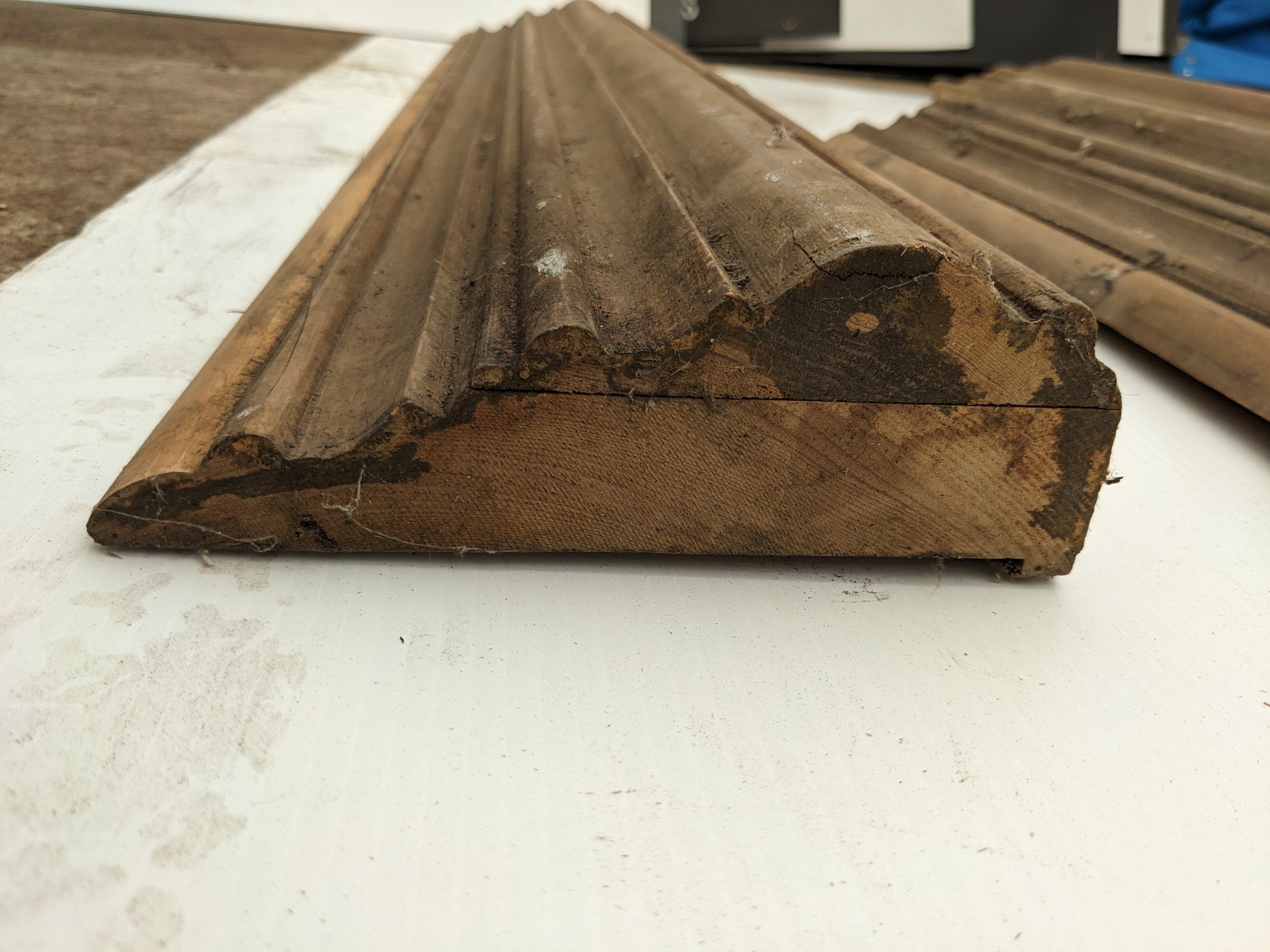 Moulures en bois massif