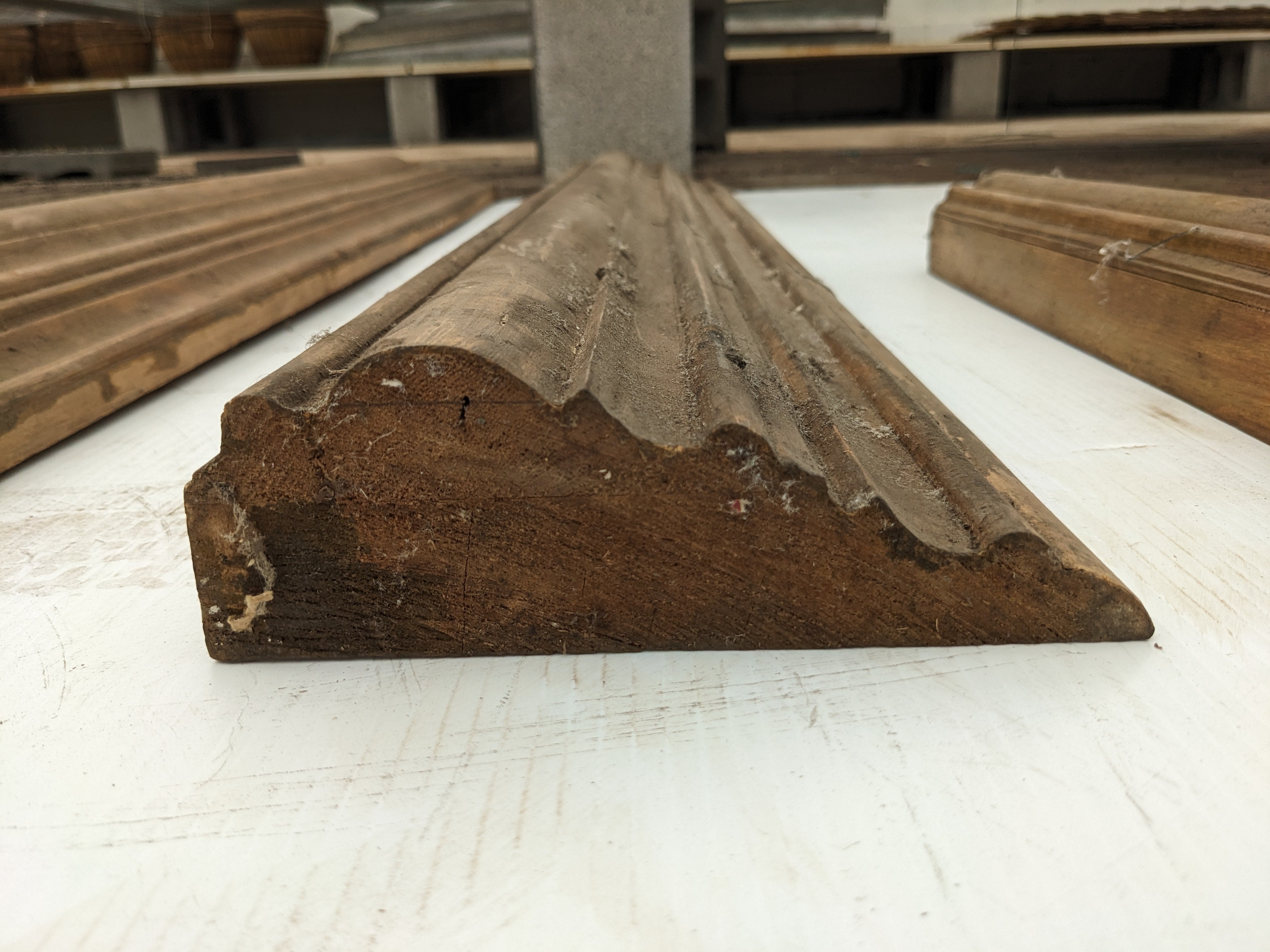 Moulures en bois massif