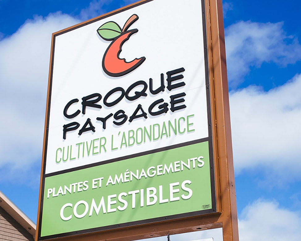 Nous opérons un centre jardin spécialisé en la matière. Chez Croque Paysage nous sommes concepteurs, producteurs biologiques, fournisseurs et formateurs pour vous encadrer dans vos projets d'aménagement paysager comestible vers l'autonomie alimentaire. Nous avons une grande sélection de plantes comestibles biologiques.