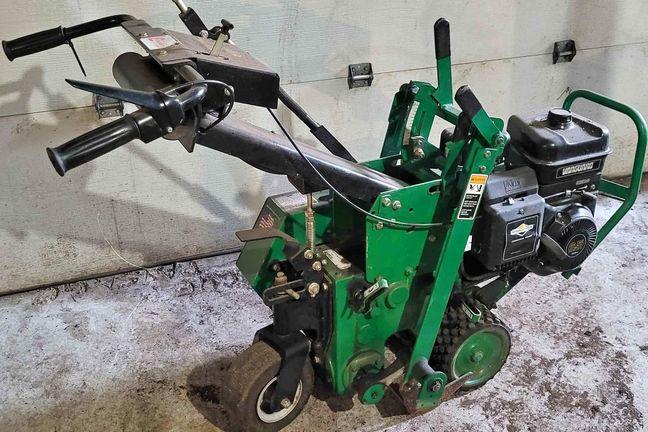 Détourbeuse Ryan Jr Sod Cutter - Usagé (comme neuf)